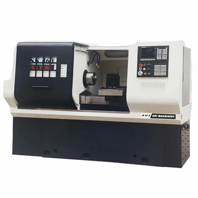 Mali ravni CNC tokarski stroj